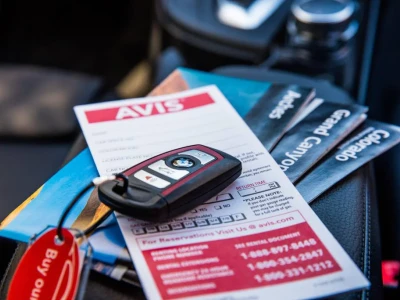 De vrijheid van de weg: waarom een auto huren je horizon verbreedt