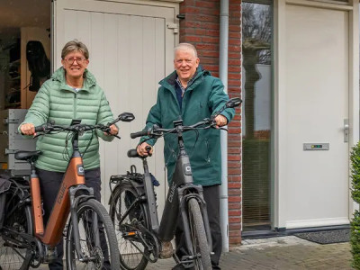 Openslaande garagedeuren: comfort en gebruiksgemak voor moderne woningen