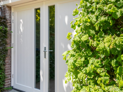 Tips voor het kopen van een houten garagedeur