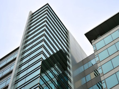 Logistiek, productie of kantoor? Zo koop je het juiste type bedrijfshuisvesting